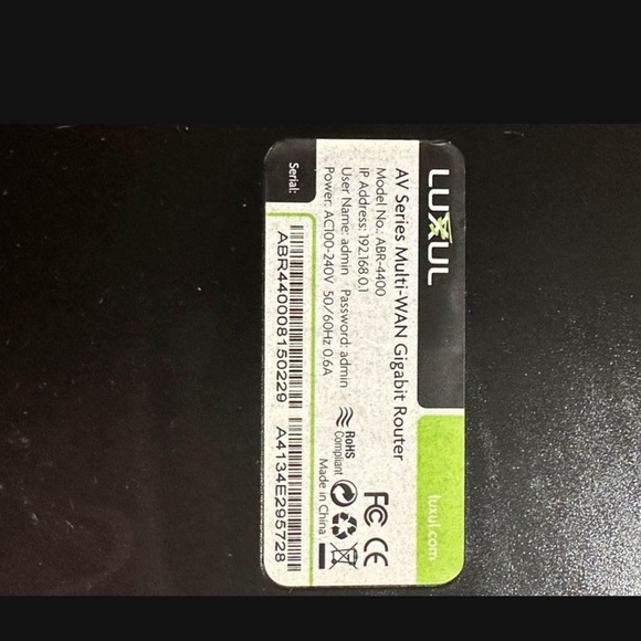 Luxul XBR-4400 Commercial Grade Multi-WAN Gigabit Router - Picture 4 of 7